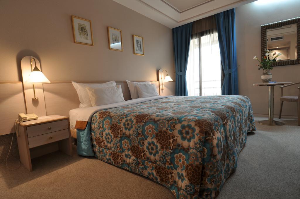 Hotel Wassim Fès Rum bild